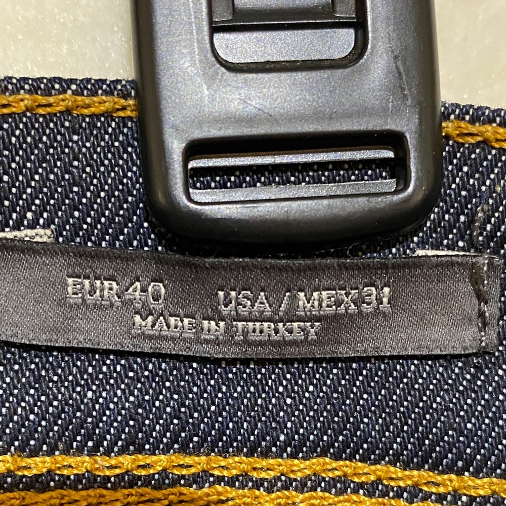 Zara Men’s Indigo Slim Jeans with Contrast Stitching - Picture 4 of 9